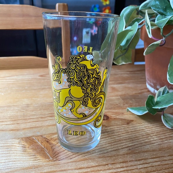 Vintage Zodiac Leo Sign Glass